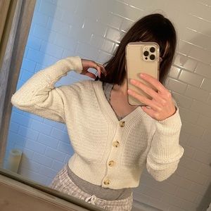 Abercrombie & and Fitch white cropped cardigan sweater a and f a&f